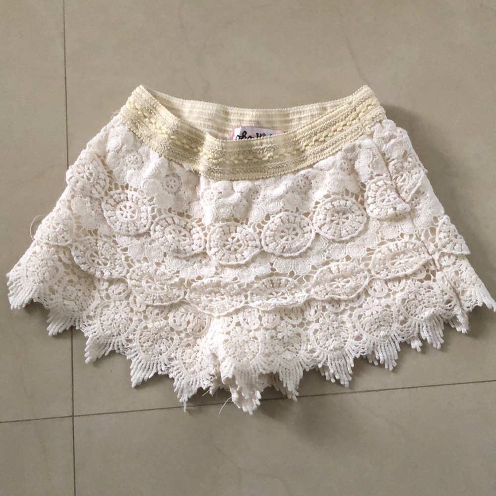 White lace shorts